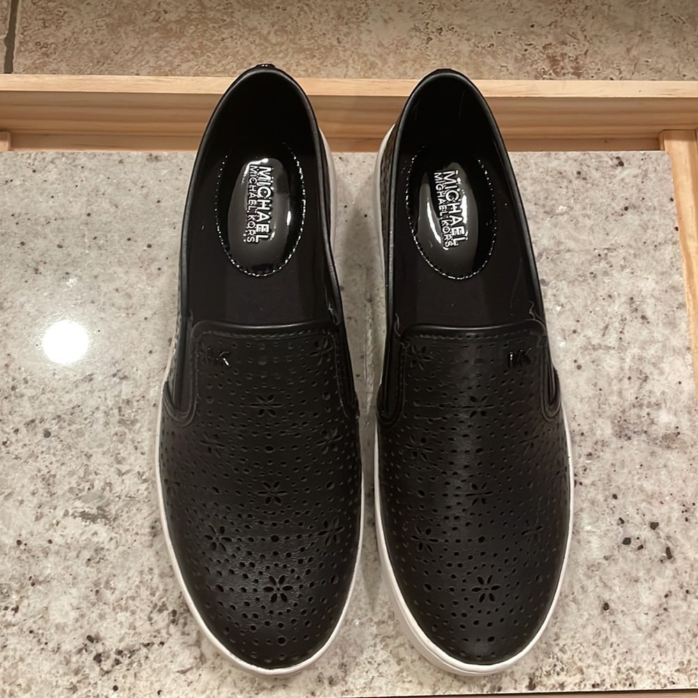 Michael Kors black loafers - Picture 2 of 3